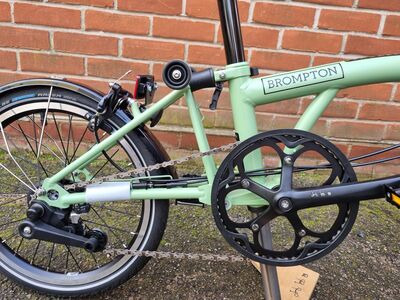 Brompton C-Line Urban - Green/Green - 2sp click to zoom image