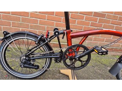 Brompton C-Line Urban - Flame Lacquer/Black -2sp click to zoom image
