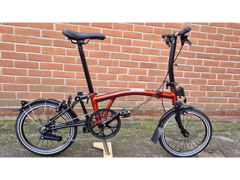 Brompton C-Line Urban - Flame Lacquer/Black -2sp click to zoom image