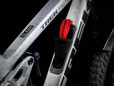 Trek Slash 9.8 XT Gen 6 Argent Drizzle click to zoom image