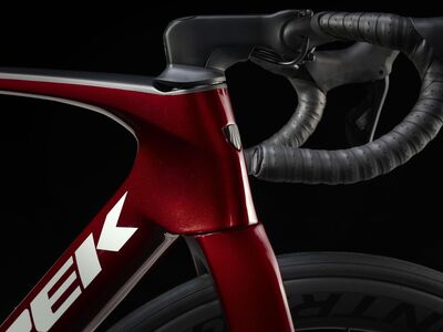 Trek Madone SL 6 Gen 7 Crimson click to zoom image