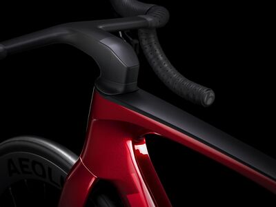 Trek Madone SLR 7 AXS Gen 7 Metallic Red Smoke to Red Carbon Smoke click to zoom image