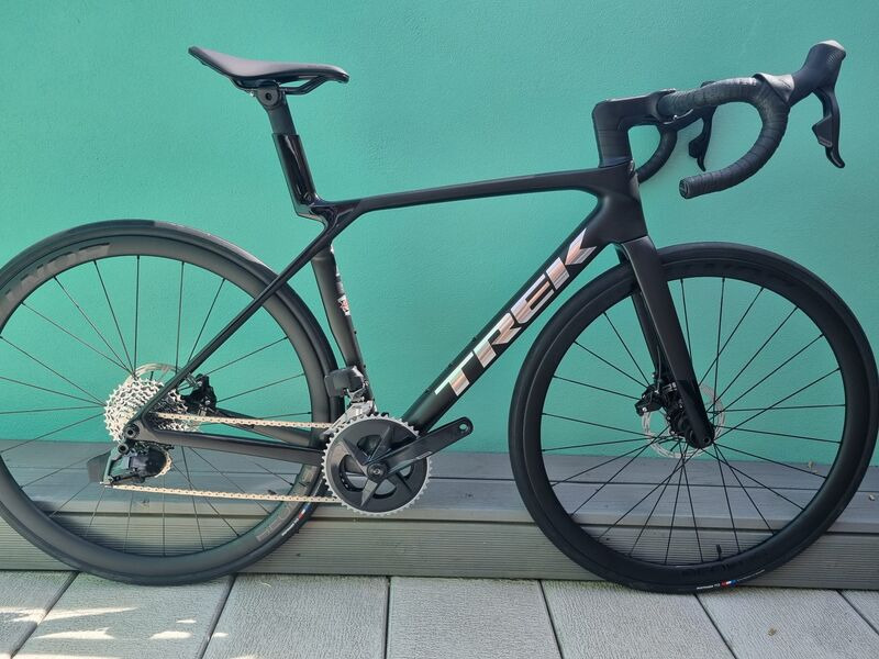 Trek The Madone SL 6 AXS Gen 8 click to zoom image